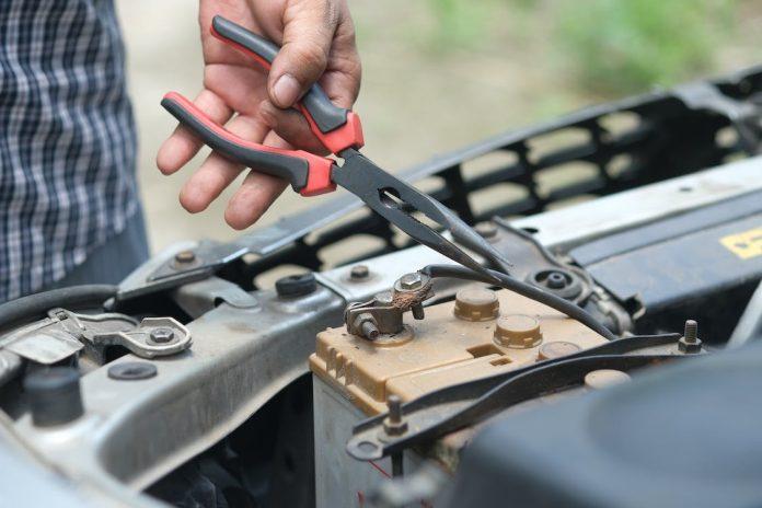 How to Choose the Right Car Battery Delivery Service for Your Needs