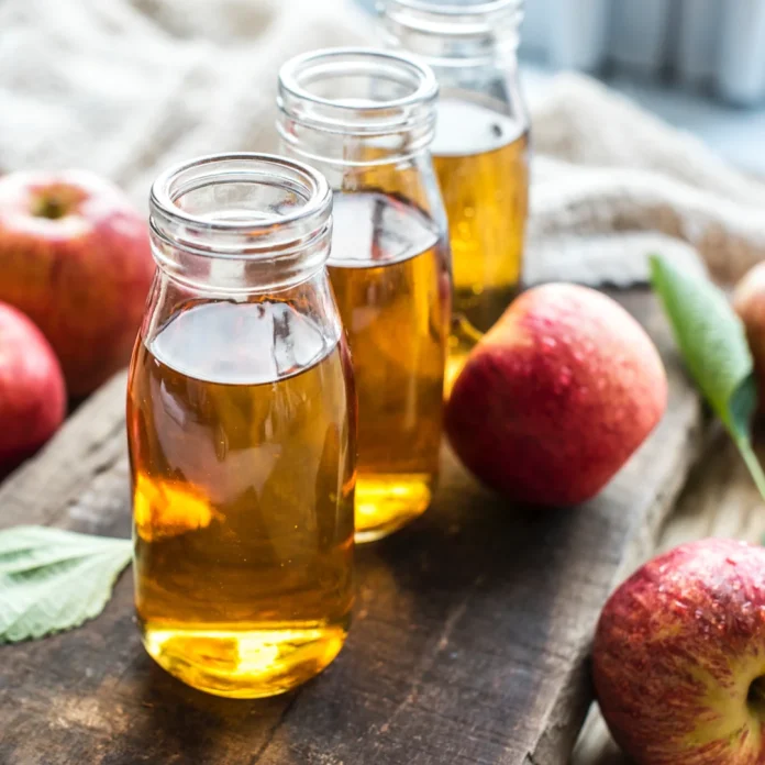 What Advantages Does Consuming Apple Juice Provide?